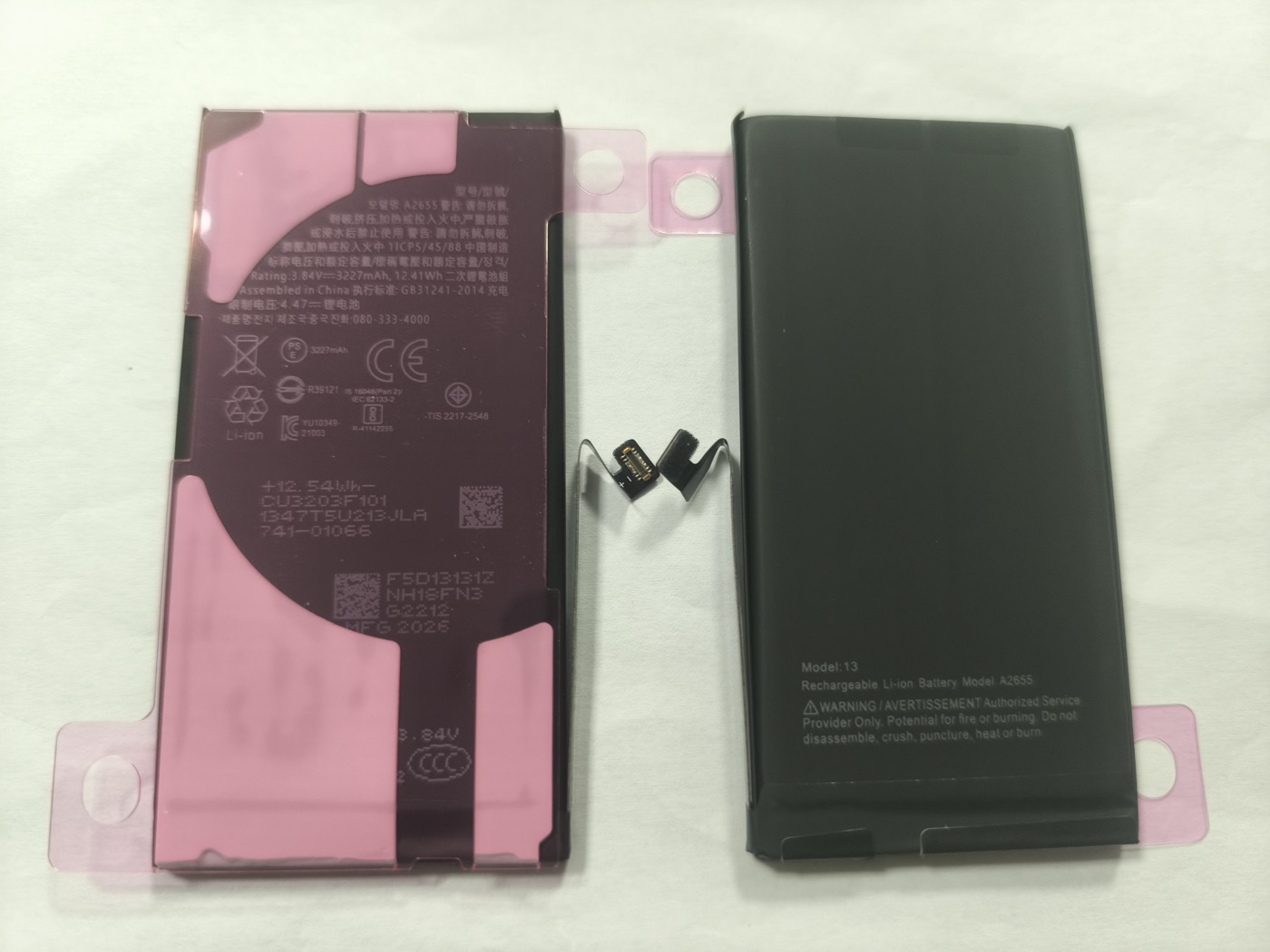 iPhone 13 OEM Material Diagnostics battery wholesale product photo